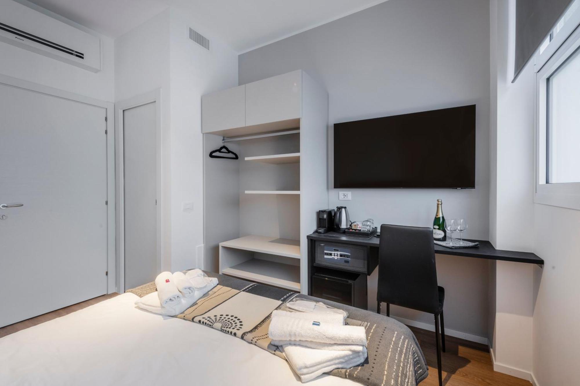Bnbutler - Inbrera Suites - Giulianova, 1 Milan Exterior photo